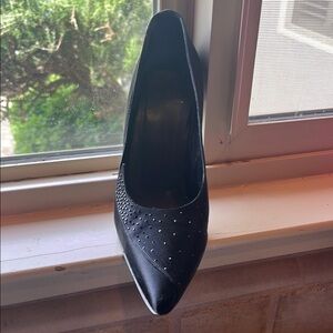 Elegant Black Richard Tyler satin Pumps